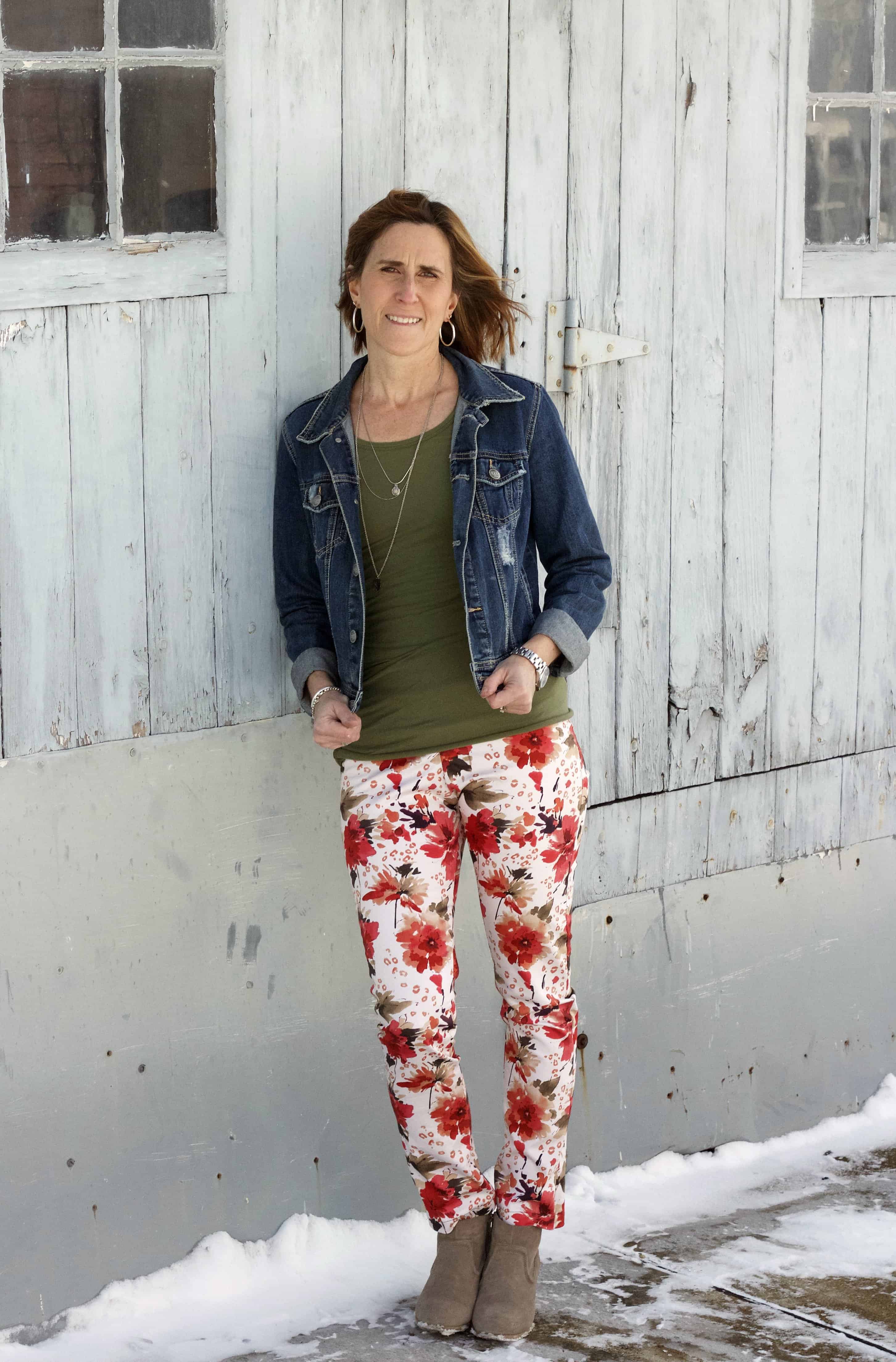 Ladies pull-on pants sewing pattern by Love Notions.