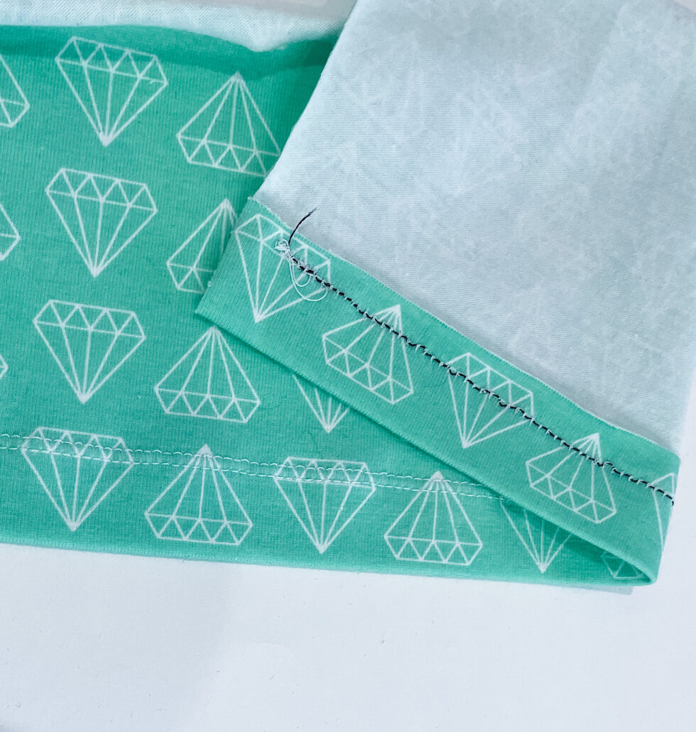 Five easy ways to hem knit fabrics Love Notions Sewing Patterns