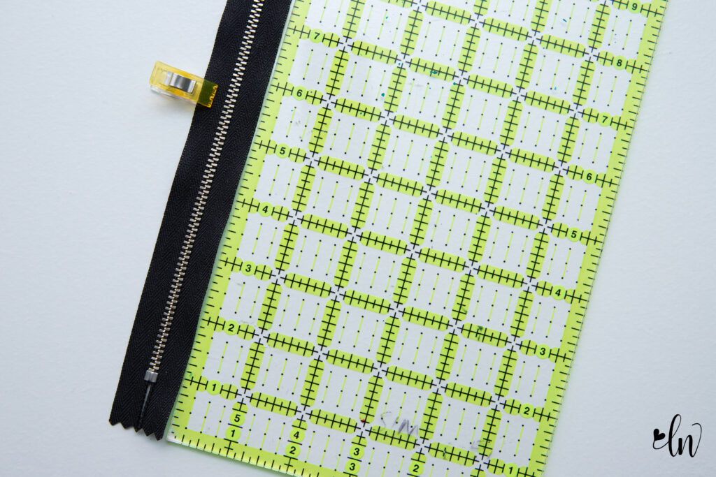 measure zipper