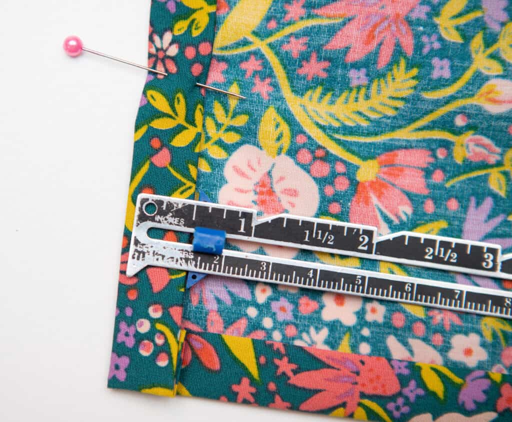 how to sew mitered corner napkin