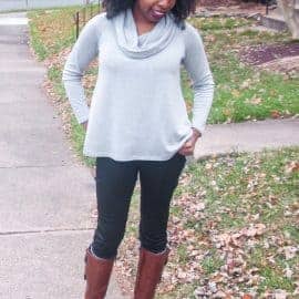 It's Showtime Ladies Raglan main image 0